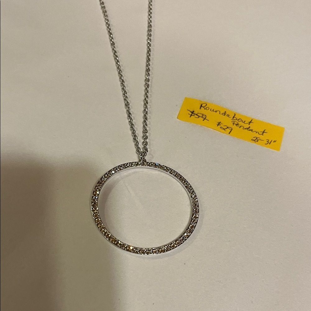 Source Unknown Silver Circle Pendant Necklace